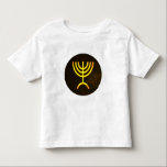 T-shirt Menorah Flame<br><div class="desc">Uma renderização digital da menorah judaica de sete ramificações (hebraico: מְ נ וֹ ה ‎). A menorah de sete ramificações, usada no santuário portátil montado por Moisés na selva e, mais tarde, no Templo em Jerusalém, tem sido símbolo do judaísmo desde a Antiguidade e é o emblema no casaco de...</div>