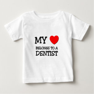 T-shirt Meu coração pertence a um DENTISTA
