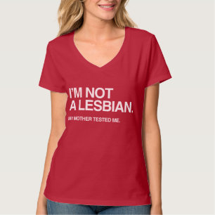 T-SHIRT MINHA MÃE TESTOU-ME LÉSBICA