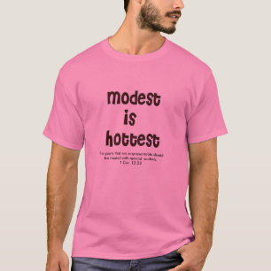 T-shirt modesto é o camisa-preto o mais quente com esboç