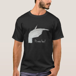 T-shirt monstro assustador que aponta a mão com arte long