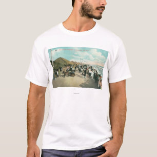 T-shirt Multidões recolhidas em uma linha na cidade da