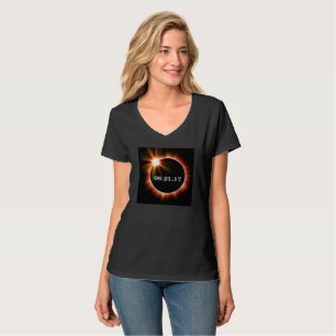 T-shirt Nano do eclipse do V-pescoço do Hanes das