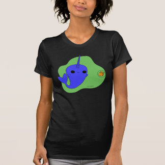 T-shirt Narwhal (fundo verde)