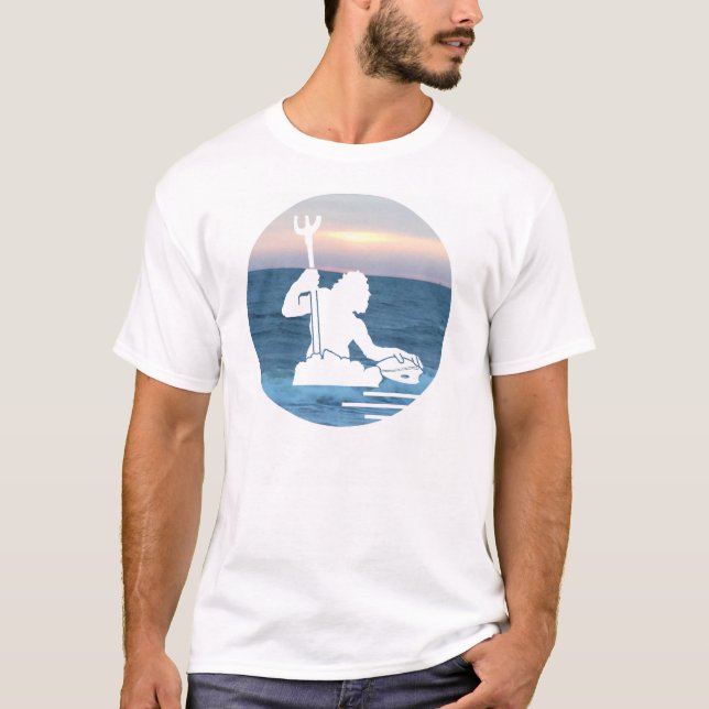 T-shirt Netuno no mar (Frente)