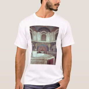 T-shirt O apse com a pia batismal baptismal