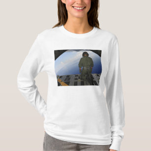 T-shirt O aviador observa as águas do golfo de Mexic