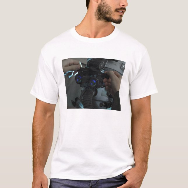T-shirt O homem-ar ajusta o olho (Frente)