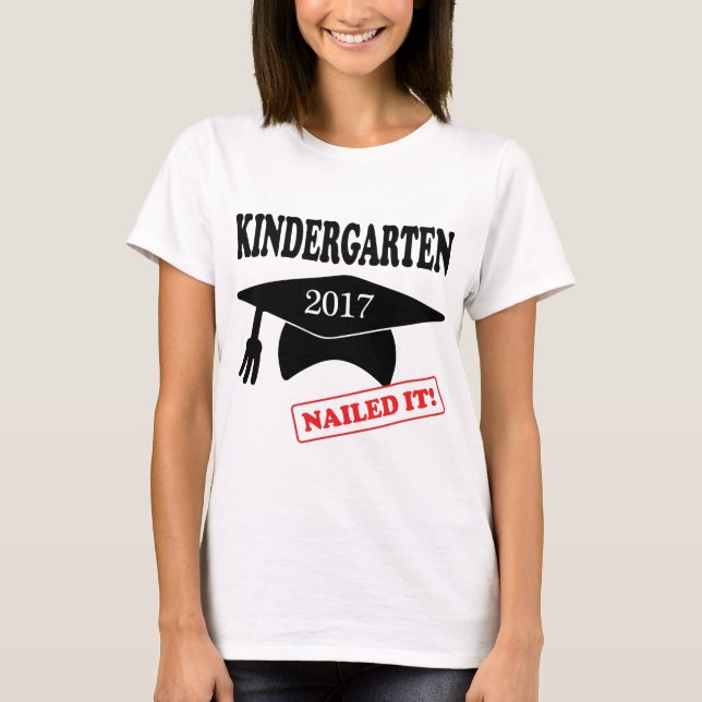 T-shirt O Jardim de Infância 2017 Encerrou (Frente)