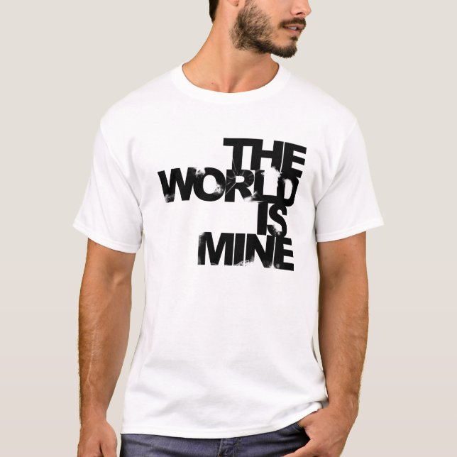 T-shirt O MUNDO É T da MINA (Frente)