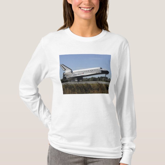 T-shirt O ônibus espacial Atlantis toca (Frente)