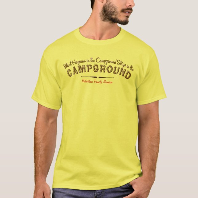T-shirt O que acontece nas estadas do acampamento… (Frente)