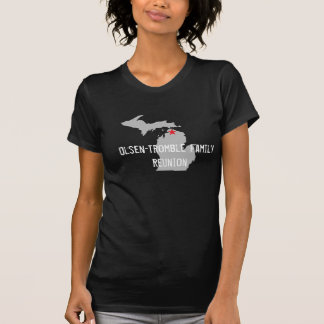 T-shirt O T destruído favorito de Jolie