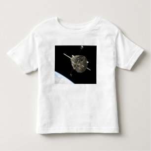 T-shirt O Telescópio Espacial Hubble em órbita acima da Te