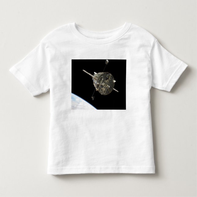 T-shirt O Telescópio Espacial Hubble em órbita acima da Te (Frente)