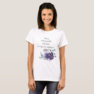 T-SHIRT O UNIVERSO CONSPIRA QUE VOCÊ ATINGIRÁ O FLORAL AZU