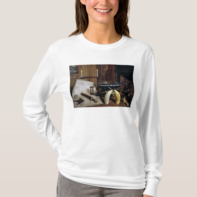 T-shirt Objetos da Mesa de um capitão do século XIX (Frente)