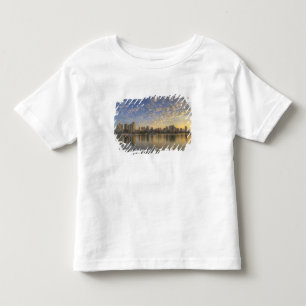 T-shirt Olhando através do False Creek para a silhueta de
