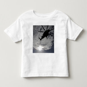 T-shirt Opinião de baixo ângulo de um CH-53E