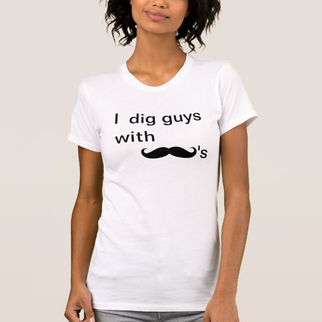 T-shirt Os bigodes são surpreendentes (Frente)
