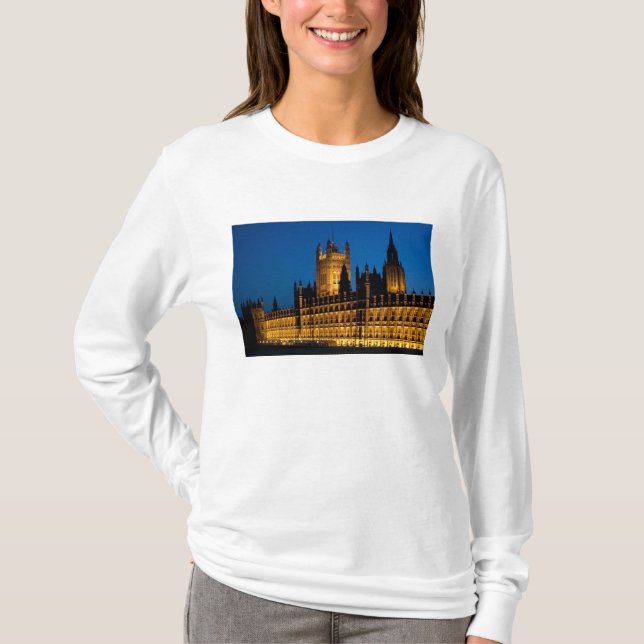 T-shirt Os Edifícios do Parlamento à noite na cidade de (Frente)