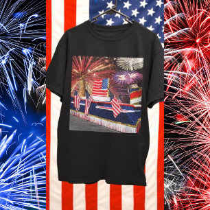 T-shirt Parada com flutuador e bandeira da estátua da