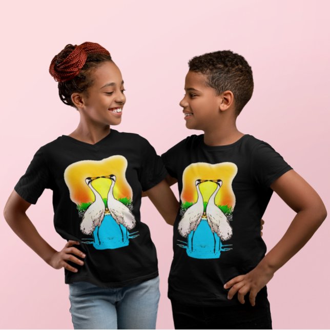T-shirt Pássaros-guindastes em Crianças Apaixonadas (Whopping Cranes in Love Light Colored Kid's T-Shirt)
