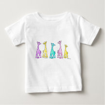 T-shirt Pastel do bebê dos girafas do bebê em