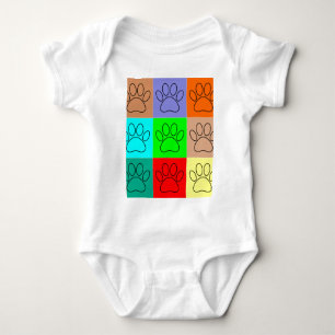 T-shirt Patas de Cachorrinho Fofo em Quadrados