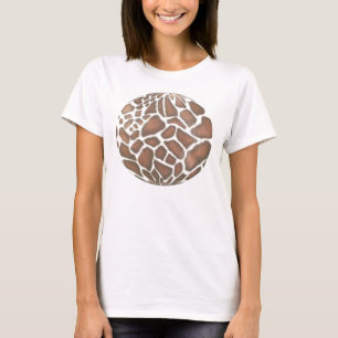 T-shirt pele do girafa que olha a bola