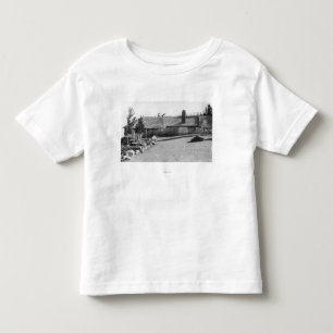 T-shirt Pensão do boné da nuvem na capa do Mt., fotograf