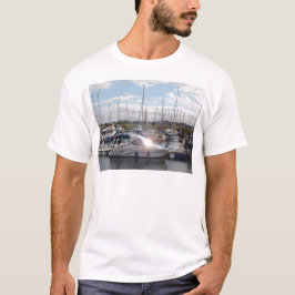 T-shirt Pequeno barco a motor apanhando o sol