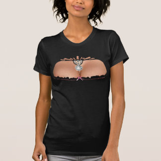 T-shirt pobre da mulher da mulher rica