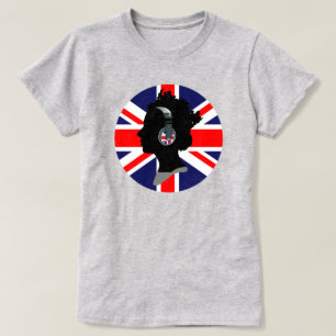 T-SHIRT POP CULTURE QUEEN ELIZABETH COM FONES DE OUVIDO DE