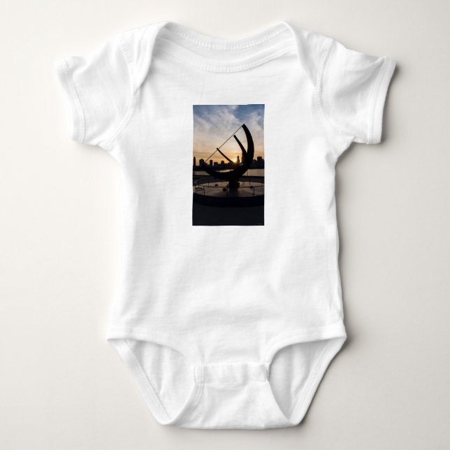 T-shirt Pôr do Sol no Relógio de Sol (Frente)