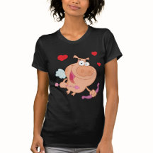 Porco do Cupido que voa corações do vermelho de
