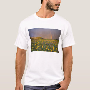 T-shirt Prado de flores silvestres espetacular ao nascer d
