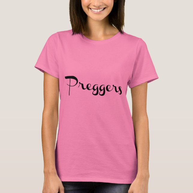 T-shirt Preggers Script Black Funny (Frente)