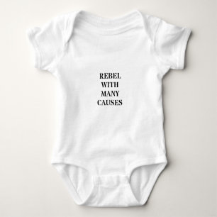 T-shirt Rebel Com Muitas Causas