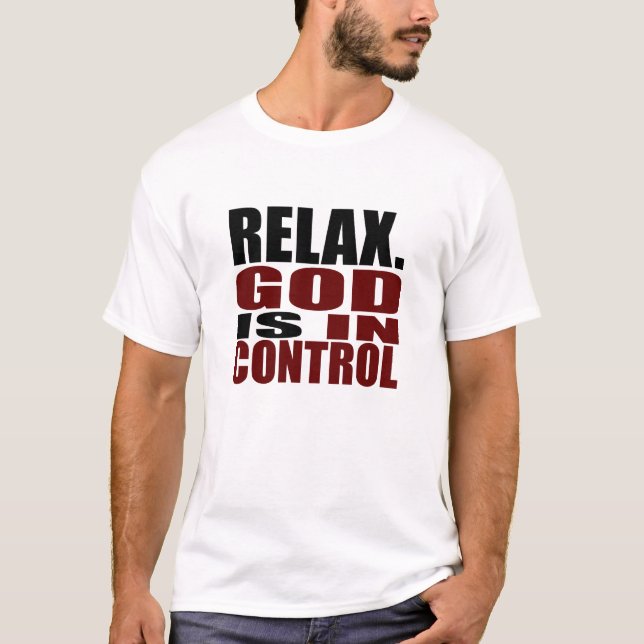 T-shirt RELAXE. O DEUS ESTÁ no roupa do cristão do (Frente)