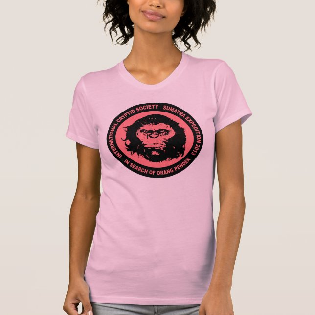 T-shirt Rosa À PROCURA de ORANG PENDEK - Sumatra Bigfoot (Frente)