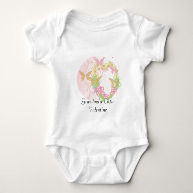 T-shirt Roupa namorados com flores e borboletas (Frente)