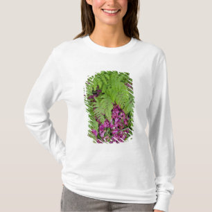 T-shirt Samambaia florestal com pétalas de flores cor-de-r