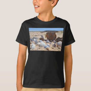 T-shirt Seashells on the Beach por Shirley Taylor