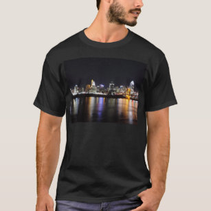 T-shirt Skyline de Cincinnati na noite