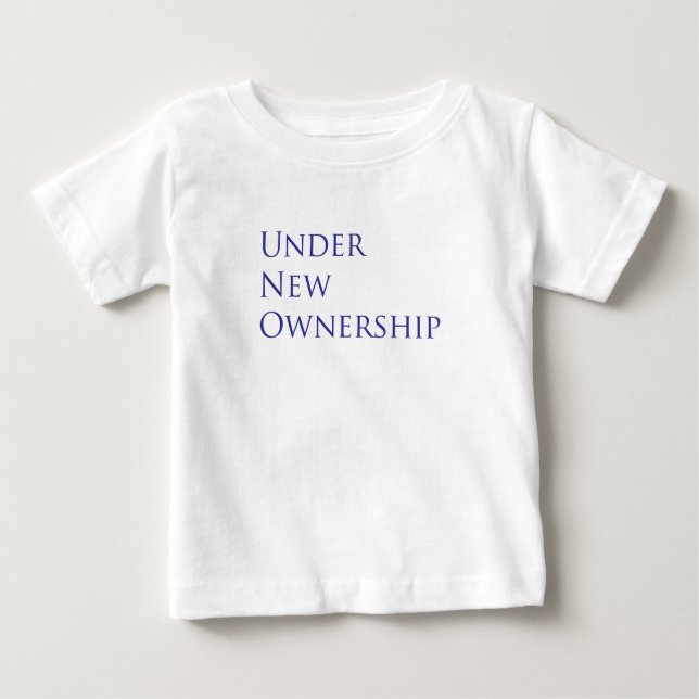T-shirt Sob nova propriedade (Frente)