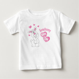 T-shirt Somebunny ama-o coelhinho da Páscoa