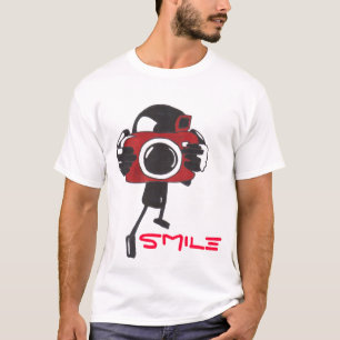 T-shirt sorriso da câmera