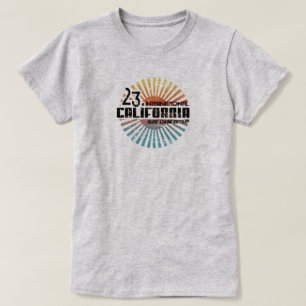 T-shirt SURFANDO do CAMPEONATO da CALIFÓRNIA das