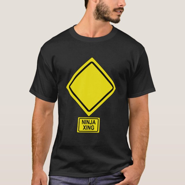 T-shirt T do cruzamento de Ninja (Frente)